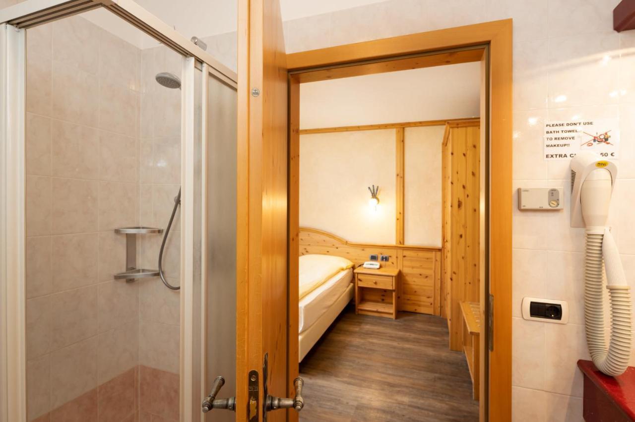 Hotel La Pastorella Livigno Bagian luar foto